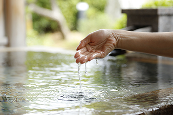 毎日のスキンケアから、「湯あがり温泉 美肌づくり」をお手伝い